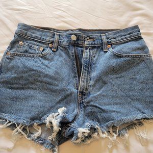 Vintage LEVI'S denim shorts with high rise